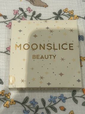 Moonslice Beauty Blushing Moon, 4 Universal Blushers, NIB, Brand New